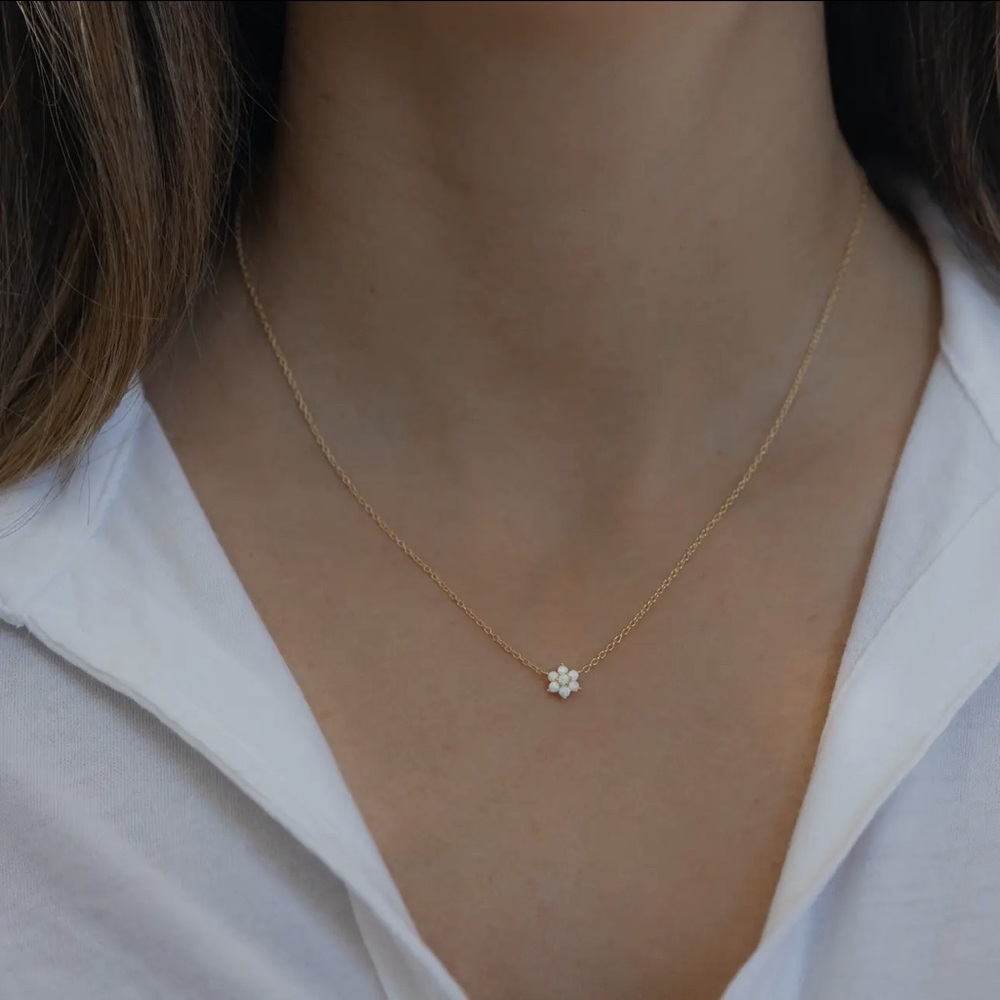 ✨2X Host Pick✨Opal Flower Necklace- Rose Gold - Picture 7 of 8